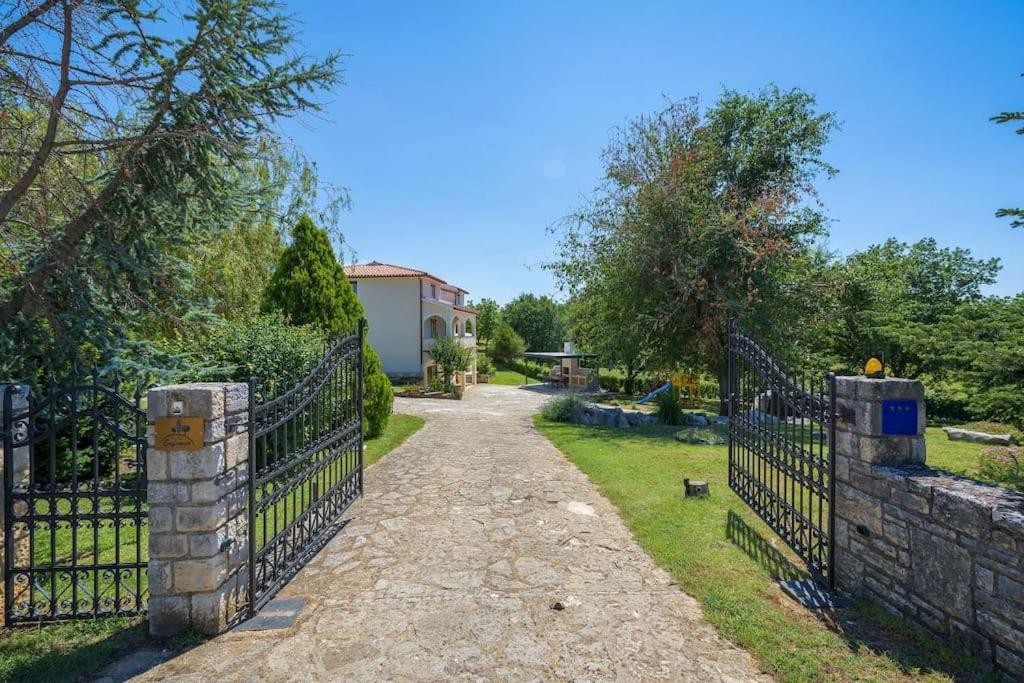 Eufemia Villa