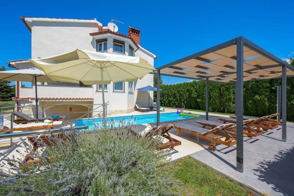 Eufemia Villa